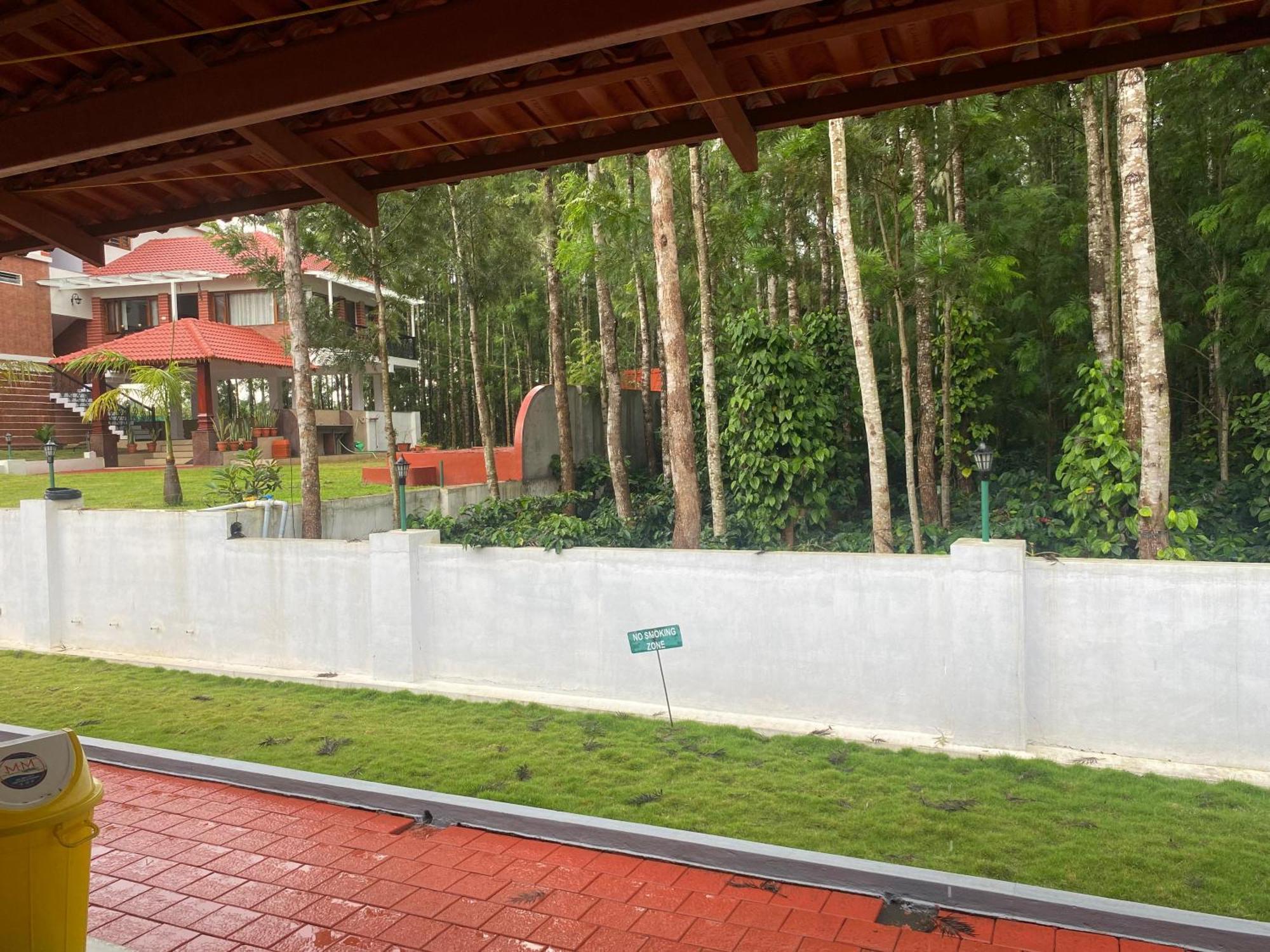 Bougain Villa Chikmagalūr Εξωτερικό φωτογραφία